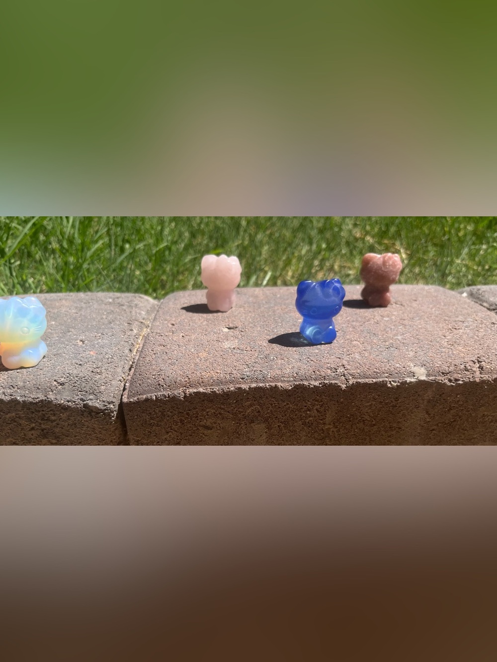 💙 Blue Opalite Mini Hello Kitty Crystal Carving 💙 - Picture 3 of 4